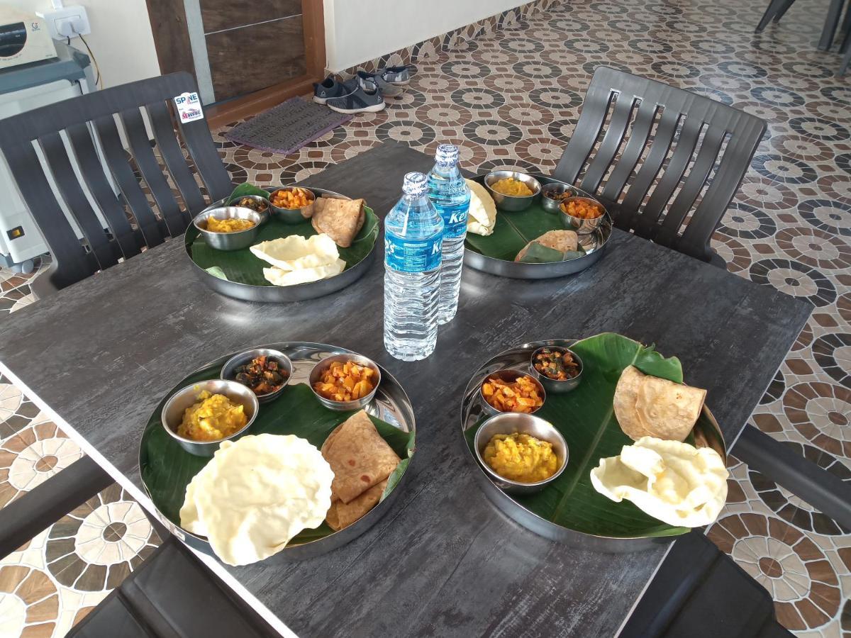 Krishna Homestay Hampi Buitenkant foto
